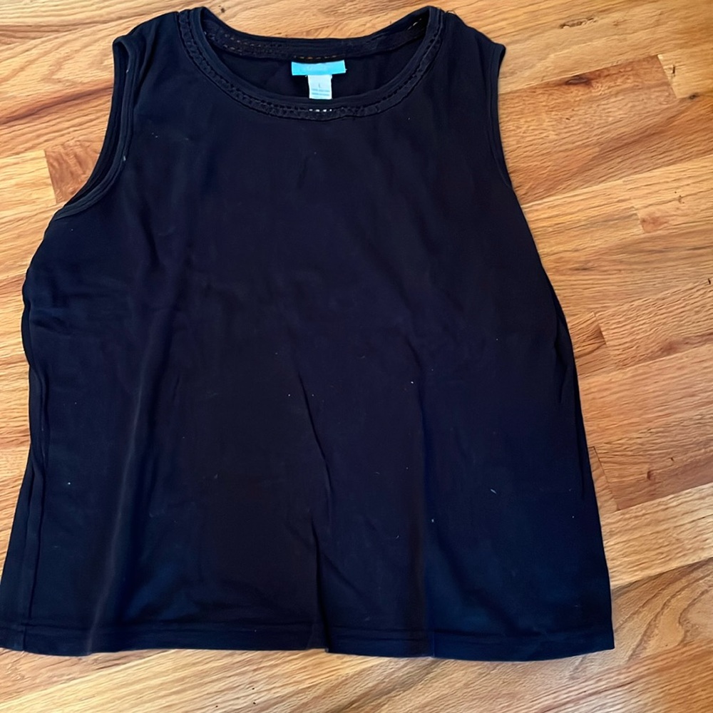 Nice black sleeveless shirt in great condition